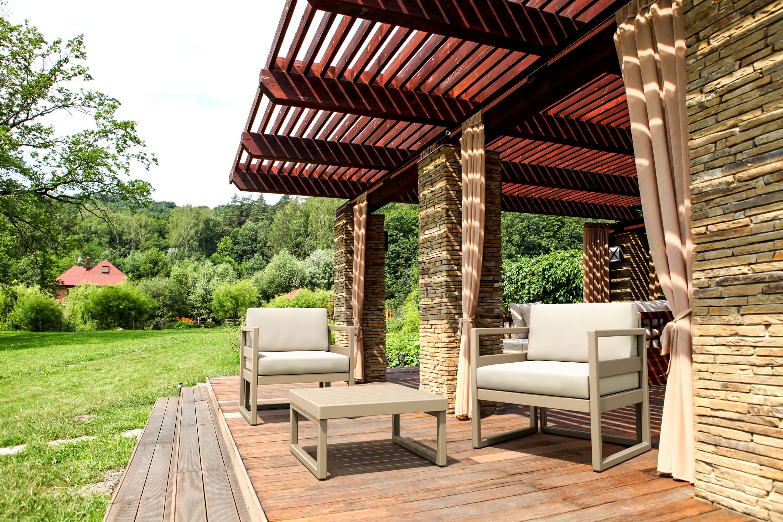 20-735-ml-armchair-ml-table_978d93c7-ec83-486c-8296-1b21d3f152c5.jpg