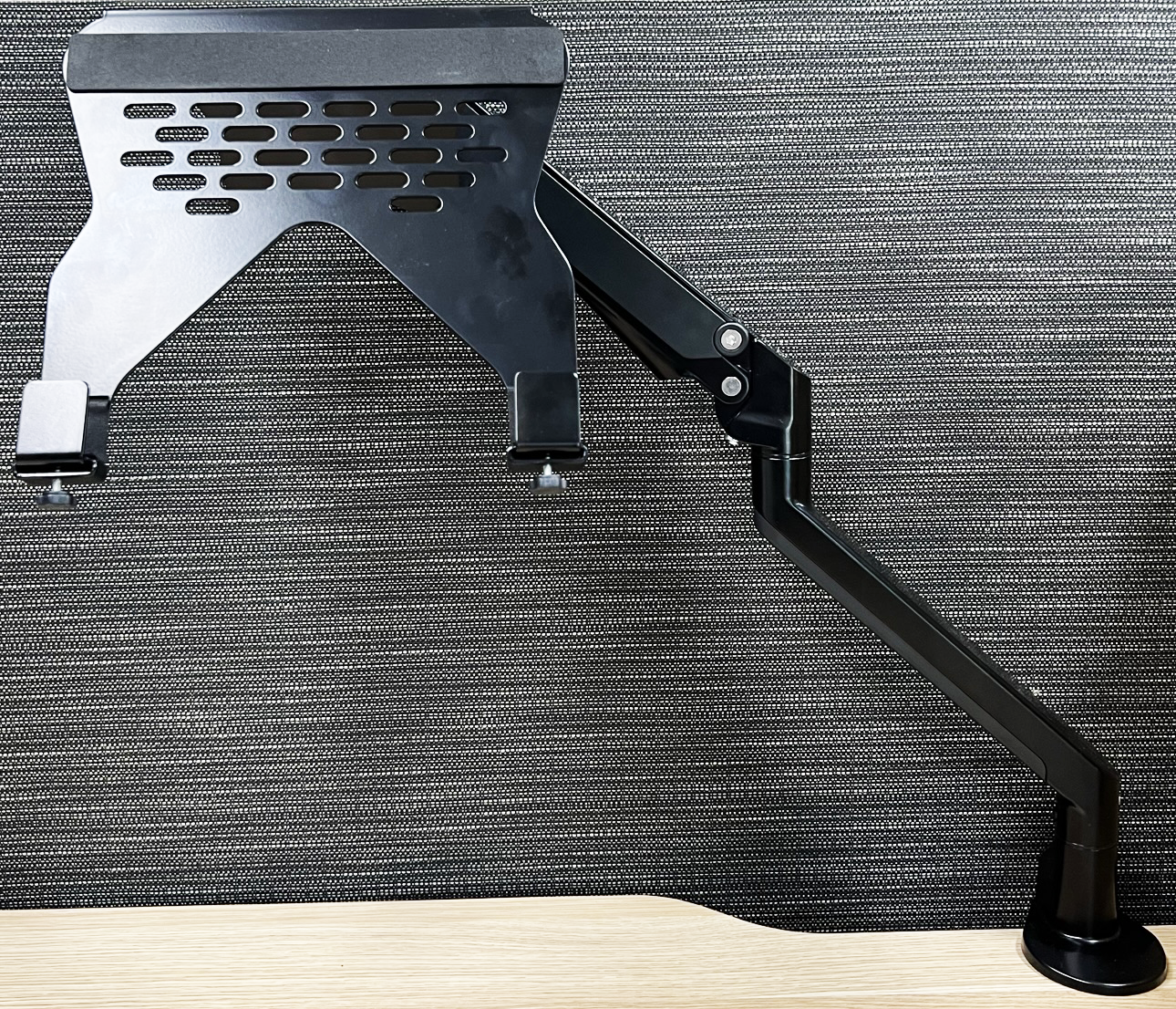 RDM-Laptop-Tray-with-Dynamo.png